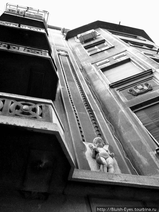 Хорошо, когда твой балкон сторожит ангелочек! ;) Белград, Сербия