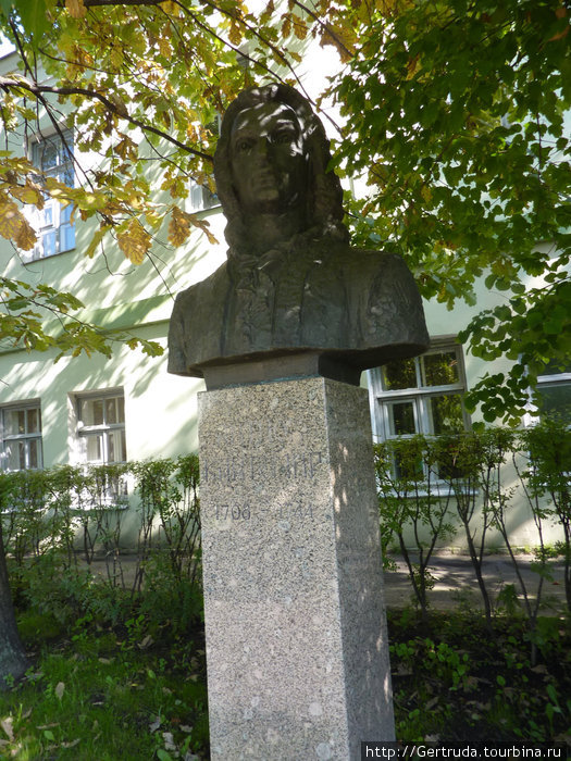 Памятник А.Д. Кантемиру. Санкт-Петербург, Россия