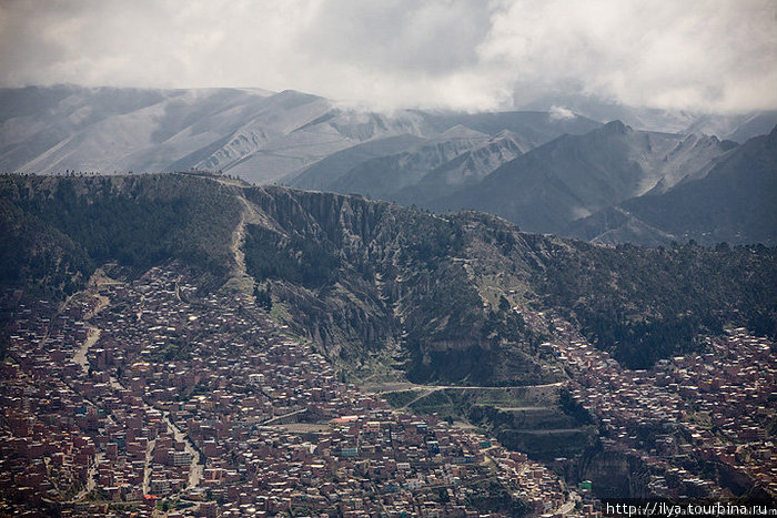 Столица страны Ла-Пас, Боливия