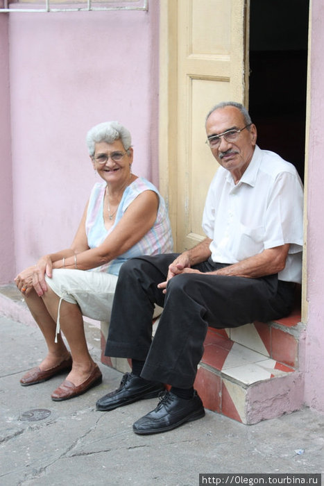 Хозяева касы партикуляра ждут своих постояльцев Куба