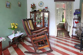 Кресла-качалки- любимая мебель кубинцев