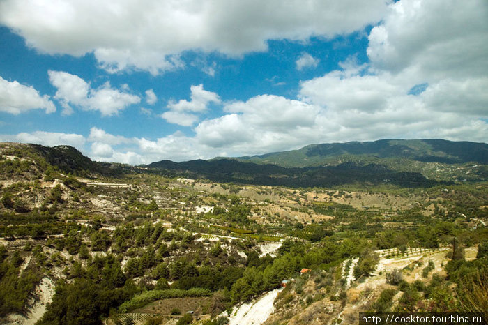 Командария, область богатая виноградниками Горы Троодос, Кипр