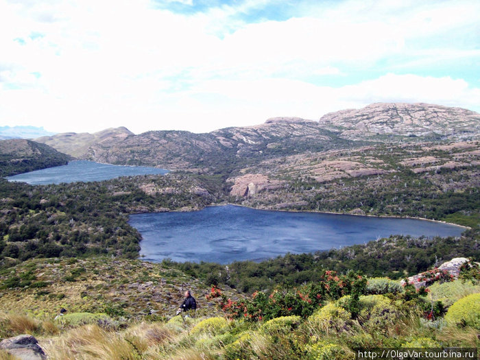 Вид на озера при спуске с горы «Мирадор дель Нордшельд» Национальный парк Торрес-дель-Пайне, Чили