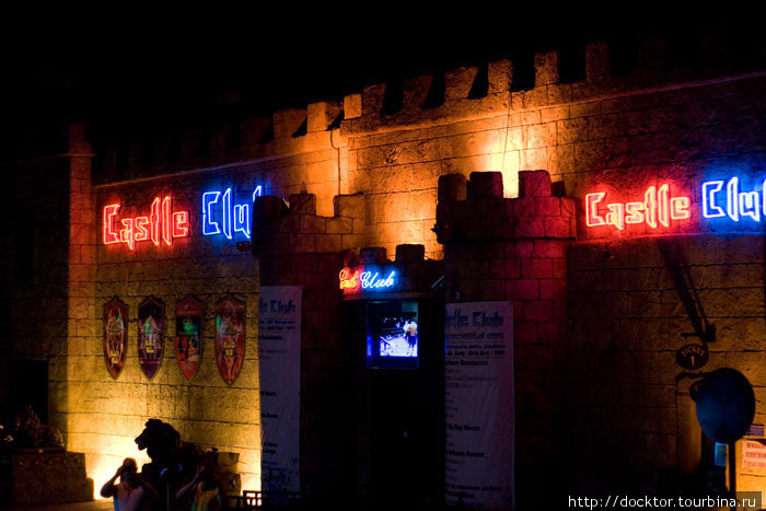 Castle Club, самый большой клуб Айа-Напы Айя-Напа, Кипр