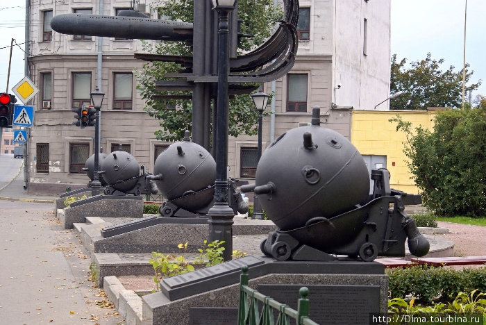 Памятник морякам-подводникам и кораблестроителям Санкт-Петербурга Санкт-Петербург, Россия
