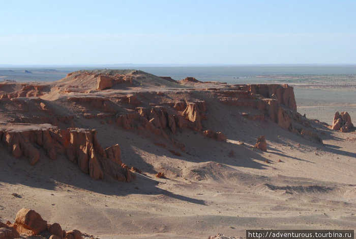 Огненные скалы. Баянцаг. Кладбище динозавров Южно-Гобийский аймак, Монголия