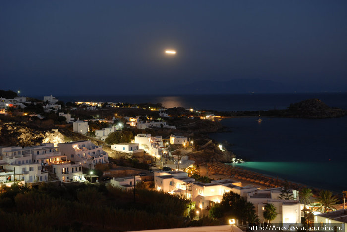 Вечер в бухте Платис-Ялос Платис-Ялос, остров Миконос, Греция