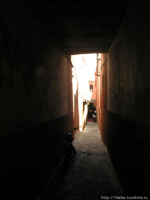 Узкие улочки медины Марракеш, Марокко