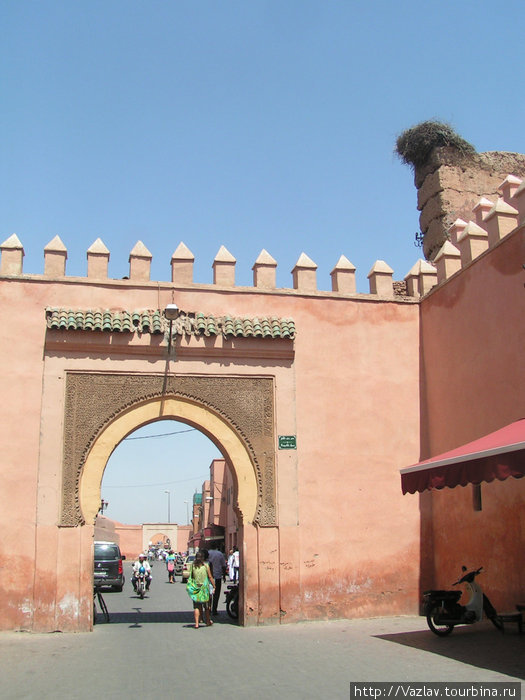 Переход из района в район Марракеш, Марокко