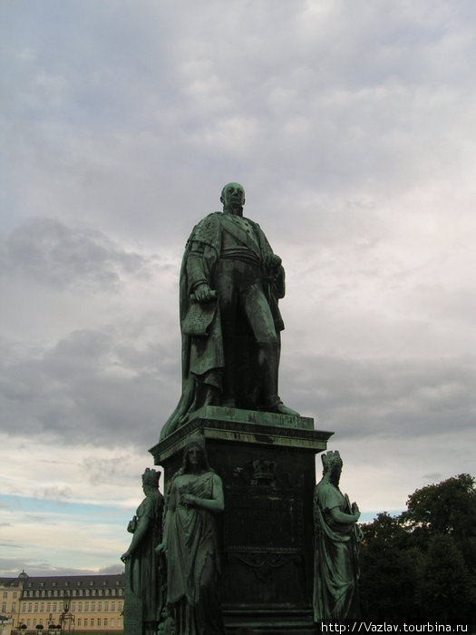 Памятник Карлсруэ, Германия