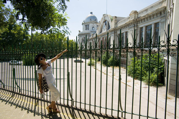 Было решено отправиться в парк Кампо дель Моро, расположенный сразу за Королевским дворцом. Мадрид, Испания