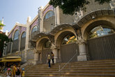Здание рынка Валенксии -старейшего в Европе.