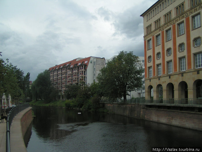 У воды Пфорцхайм, Германия