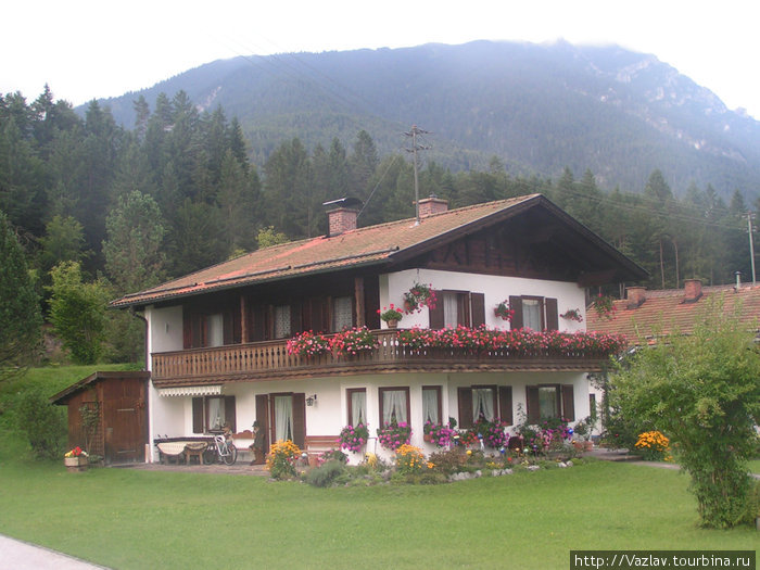 Дом словно цветочная клумба Земля Бавария, Германия
