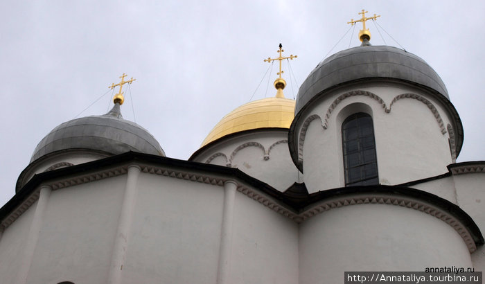 Купола Софийского собора Великий Новгород, Россия