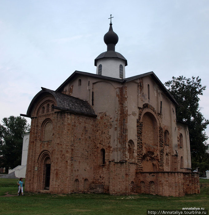 Церковь Параскевы Пятницы на Торгу 1207 года. Великий Новгород, Россия