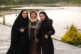 Исфаханские студентки и Света.