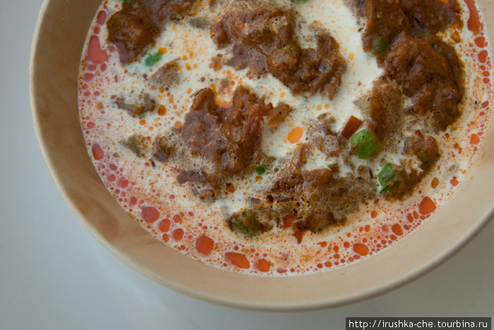 Индийское блюдо Алоо Гоби — картошка с горошком и овощами. Очень вкусно! Вашишт, Индия