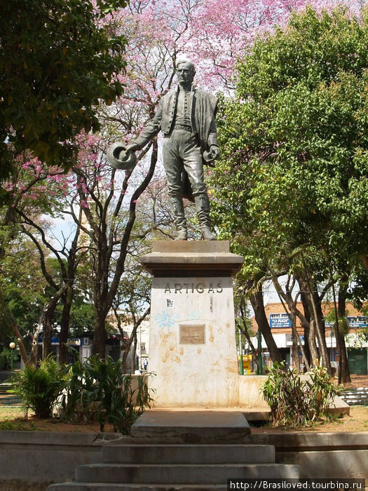 José Gervasio Artigas. Plaza Uruguaya