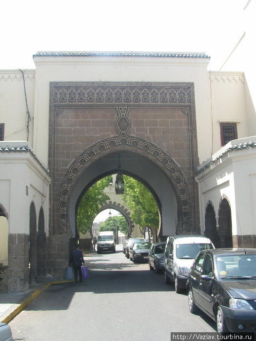 Ворота в подражание традициям Касабланка, Марокко