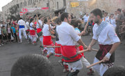 Танцевальный праздник на площади в Акко
