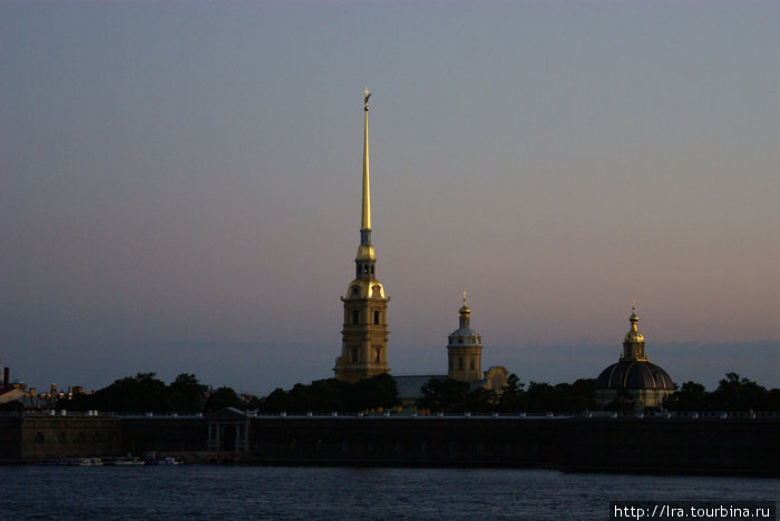 Утро над Петропавловской крепостью Санкт-Петербург, Россия