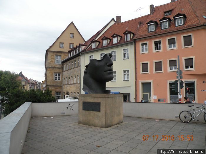 Современный монумент. Земля Бавария, Германия