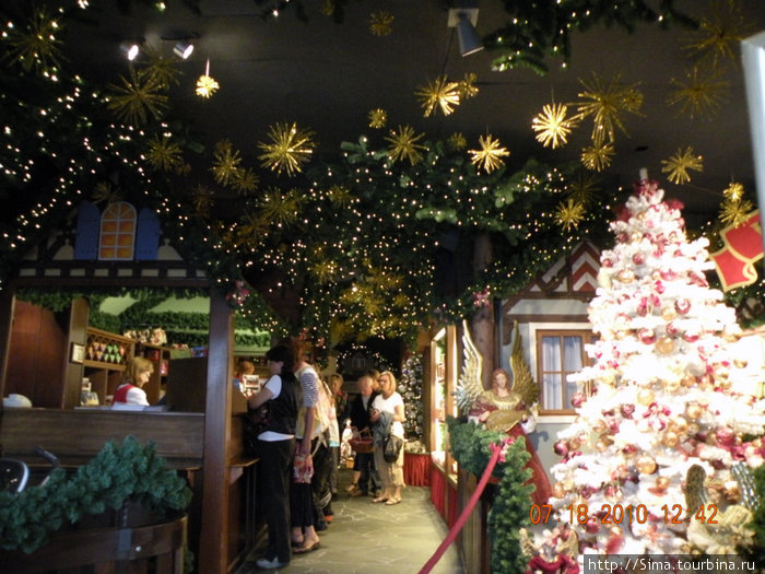 Магазин рождественских товаров и рождественский музей. Земля Бавария, Германия