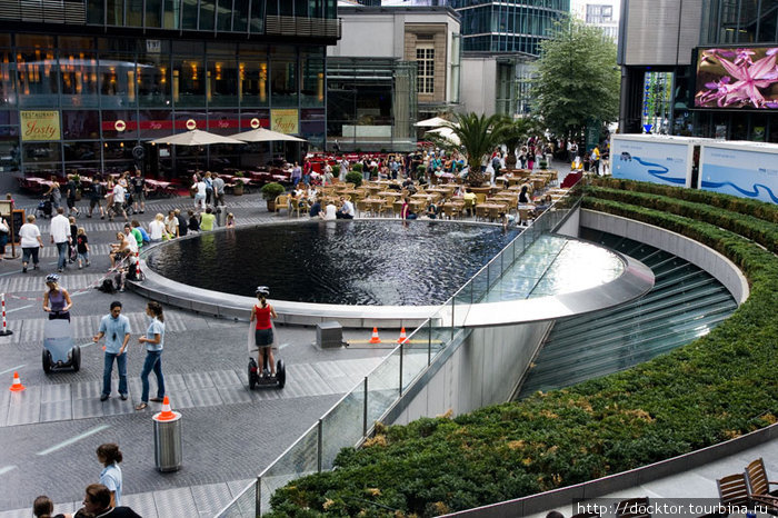 Sony Center Берлин, Германия