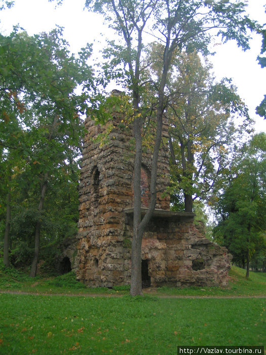 Башня-руина Стрельна, Россия