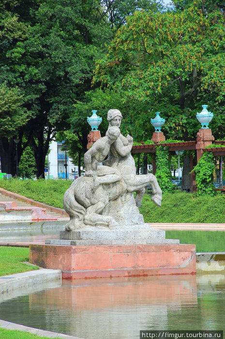 Скульптурная группа -элемент фонтана. Мангейм, Германия