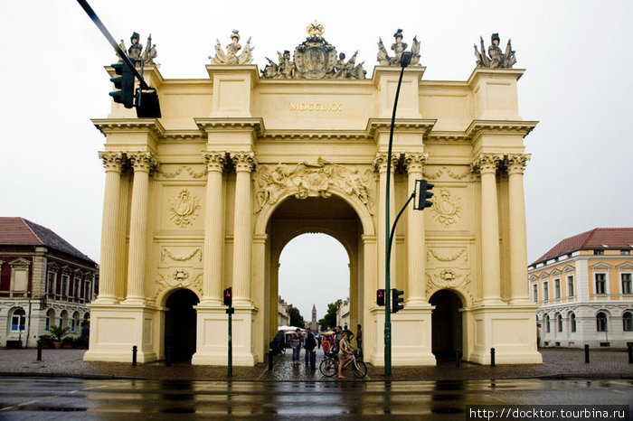 Бранденбургские ворота Потстдама Потсдам, Германия