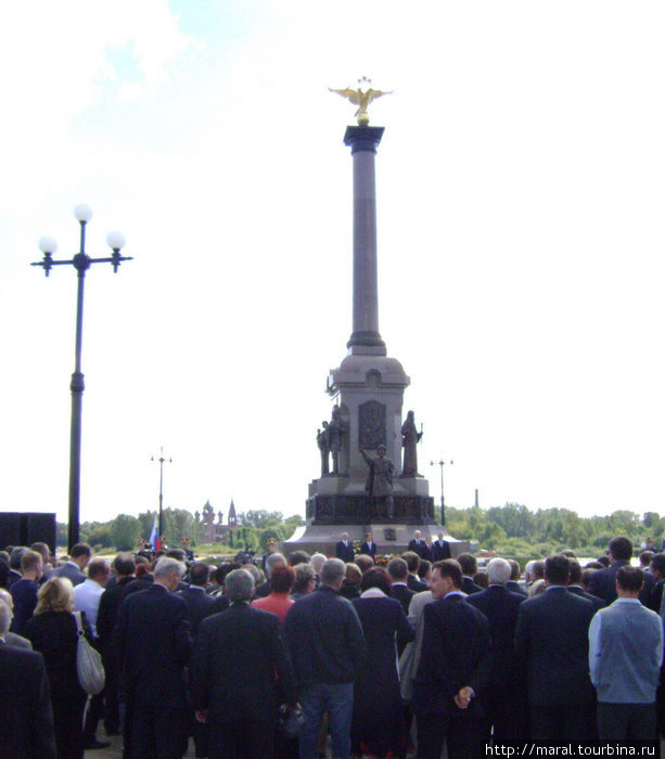 10 сентября 2010 года на Стрелке был открыт памятник 1000-летию Ярославля Ярославль, Россия