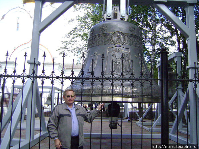 Этот 16-тонный колокол — благовест освятил Патриарх Московский и Всея Руси Кирилл Ярославль, Россия