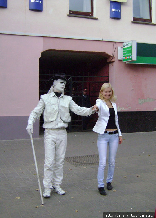 На ярославском Арбате — улице Кирова — можно было пообщаться с ожившими фигурами Ярославль, Россия