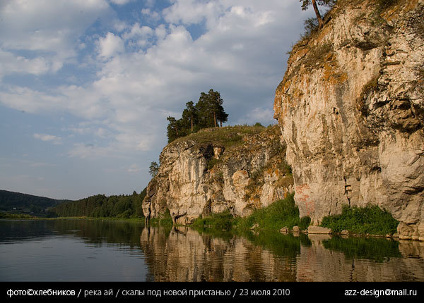 скалы под старой пристанью / река ай Сатка, Россия