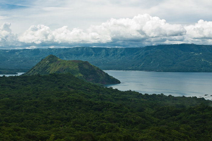 Самый маленький вулкан планеты Остров Лусон, Филиппины