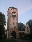 Башня и ворота. Прямо-таки средние века