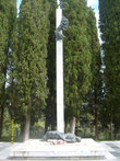 Памятник сгоревшим в сбитом вертолете детям и женщинам,летевшим из Ткуарчала во время войны 1992 г. Самому маленькому был 1 месяц.
