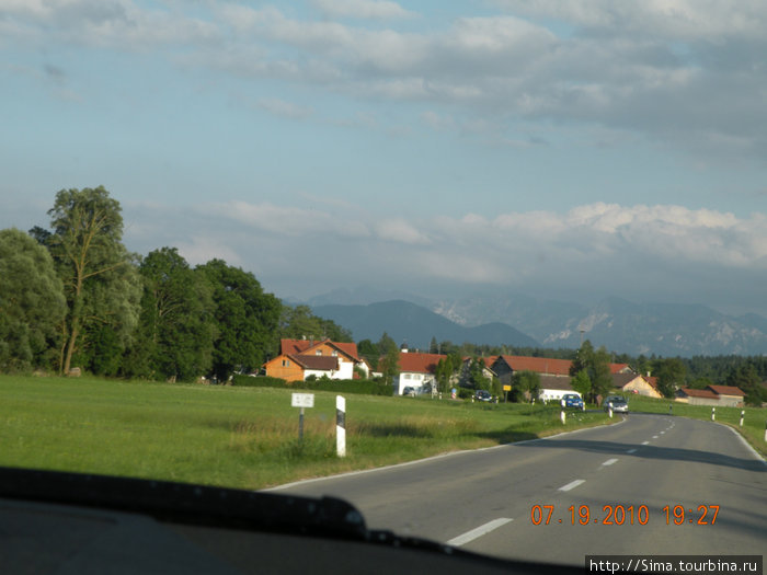 По дороге из Аугсбурга в Фюссен. Земля Бавария, Германия