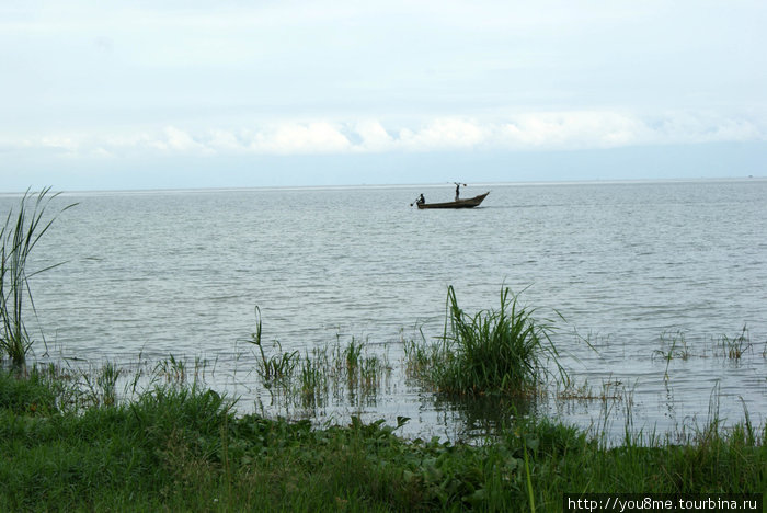 лодка в озере Озеро Альберт, Уганда
