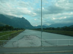 Река Рейн-граница со Швейцарией