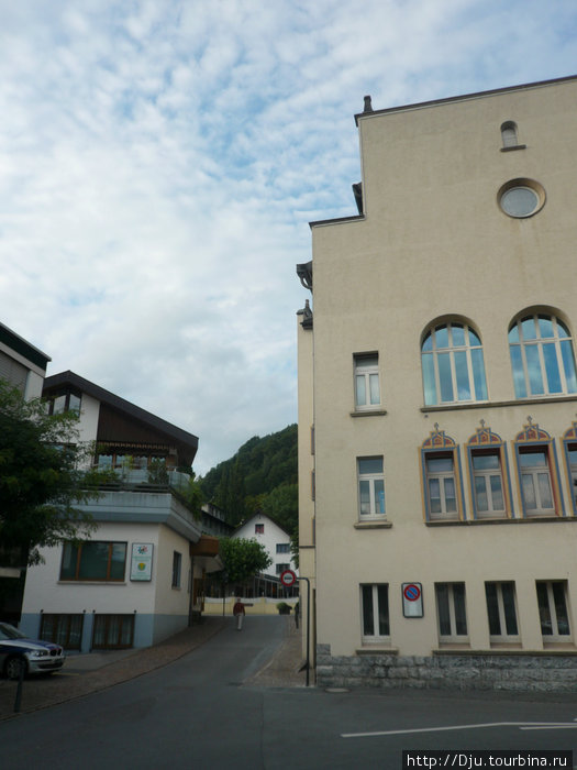 Часть площади, где проводятся праздники Вадуц, Лихтенштейн