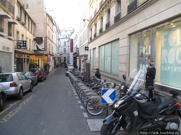 Париж — парковка велосипедов напрокат