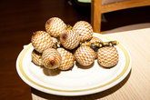 Rattan fruit он же Литтуко  – странные доисторические ягоды в кожуре. Внутри темно-коричневые с большой косточкой. Ужасно кислые. Видимо для соусов или в чай – так есть нереально