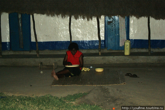 день к вечеру Озеро Альберт, Уганда