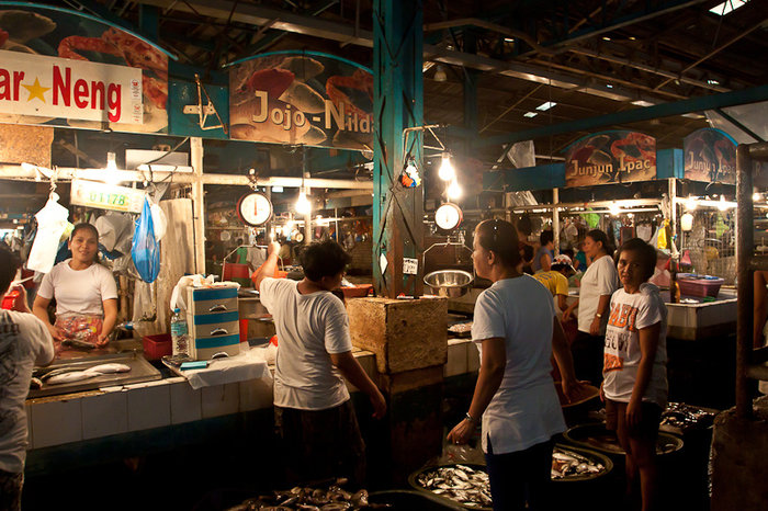 Фермерский рынок в Кесоне Манила, Филиппины