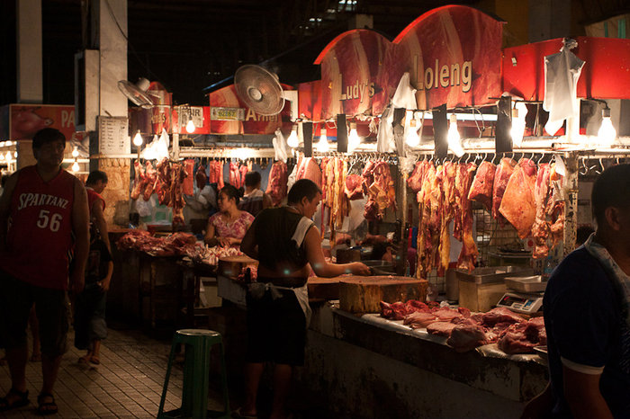 Фермерский рынок в Кесоне Манила, Филиппины