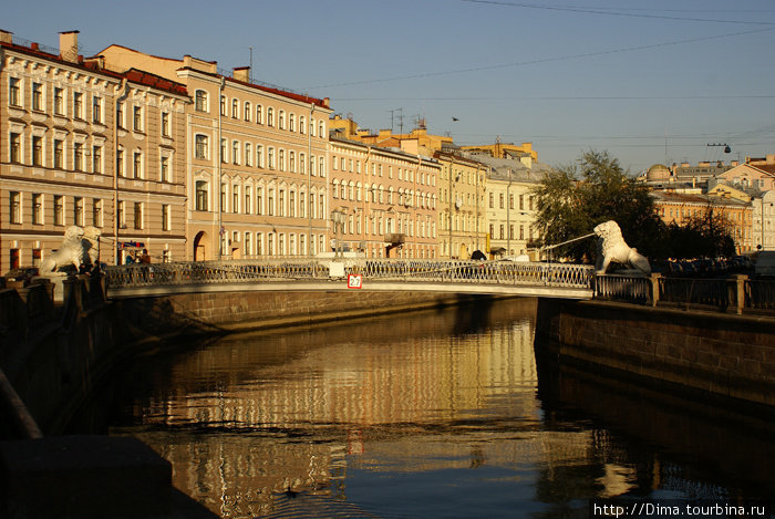 Львиный мост и канал Грибоедова Санкт-Петербург, Россия