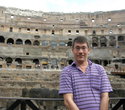 На фоне Колизея
